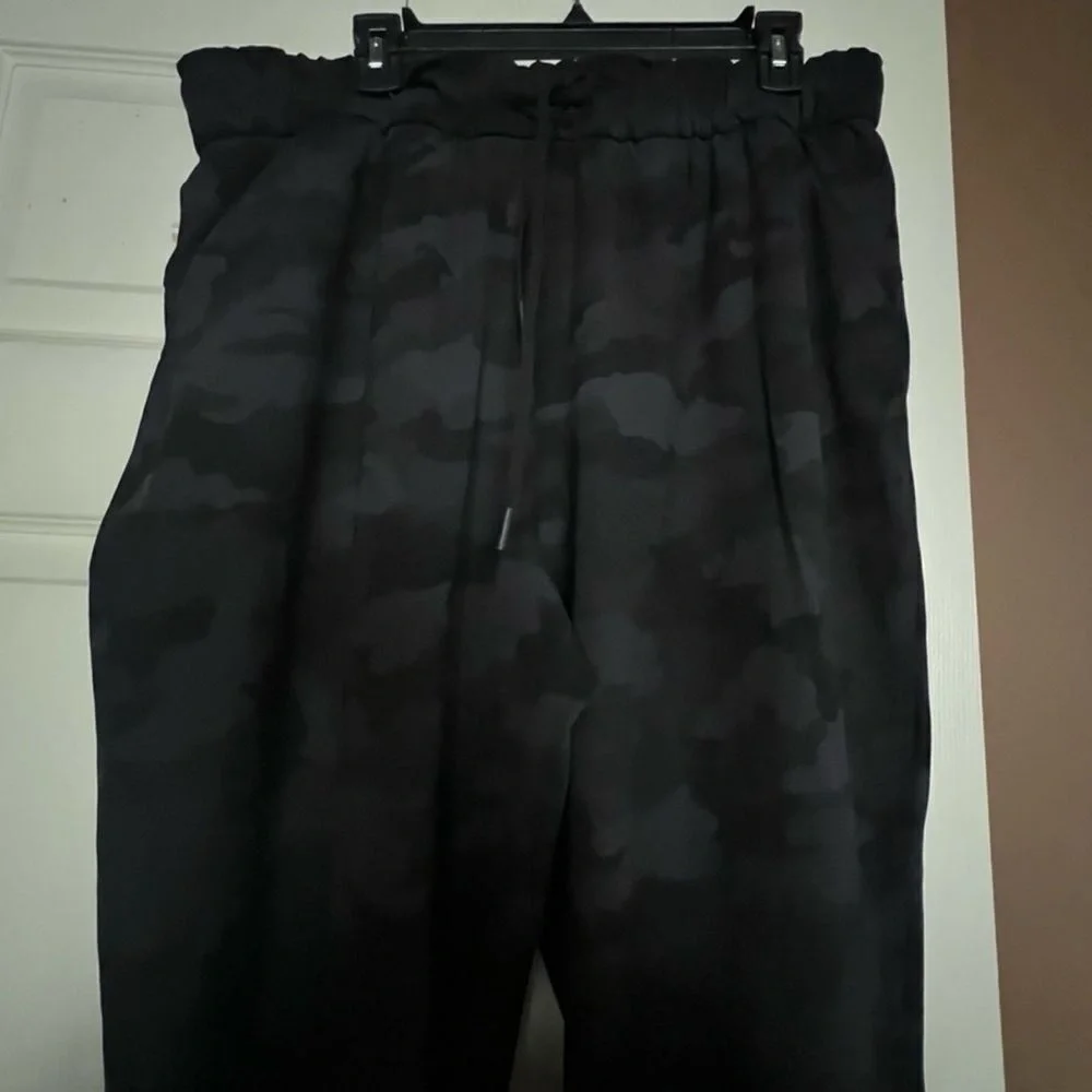 Lululemon Keep Moving Pant 7/8 High-Rise‎ Incognito Camo Multi Grey Jogger 14